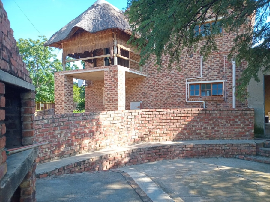 5 Bedroom Property for Sale in Bloemhof North West